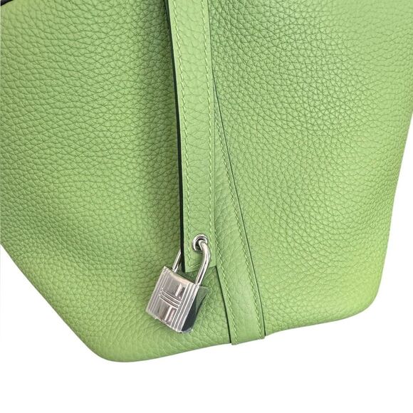 HERMES Taurillon Maurice Picotin Lock 18 PM Vert Criquet Green NEW 2021 - Picture 3 of 13